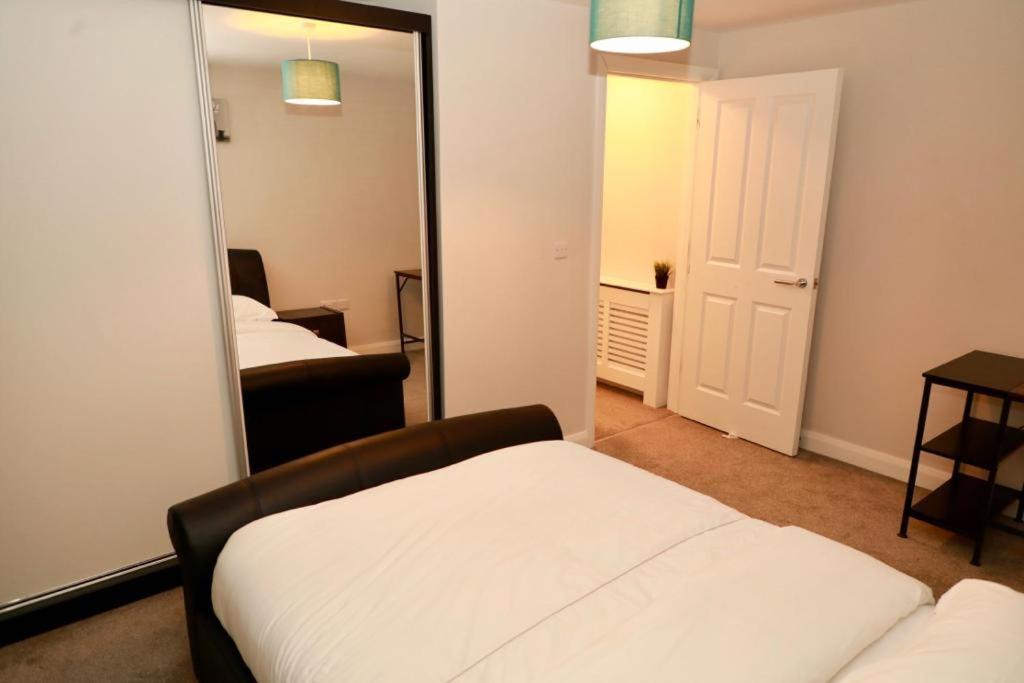 Lovely 2- Bedroom Apartment In 벨파스트 외부 사진