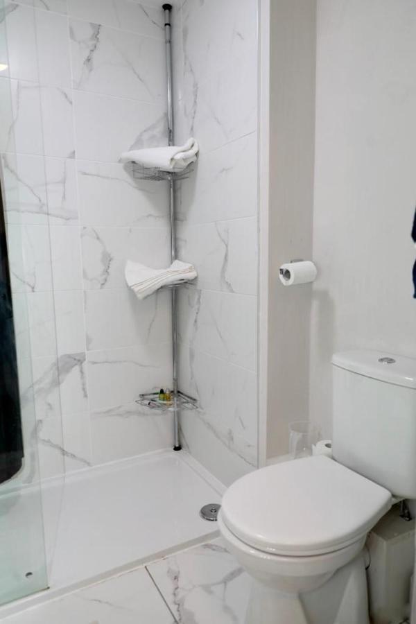 Lovely 2- Bedroom Apartment In 벨파스트 외부 사진
