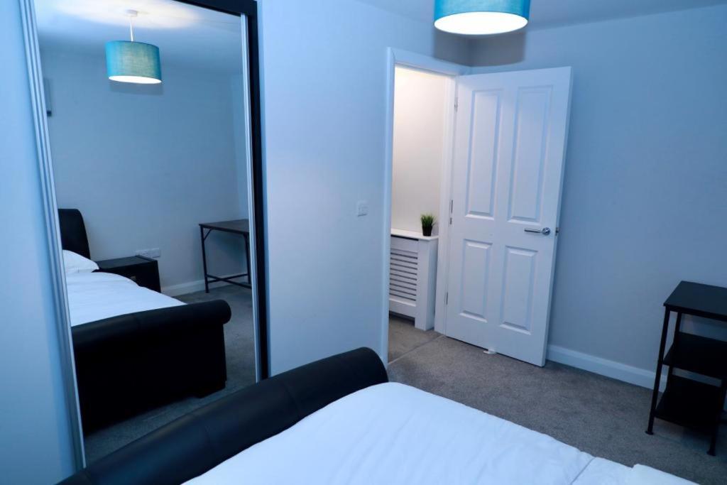 Lovely 2- Bedroom Apartment In 벨파스트 외부 사진