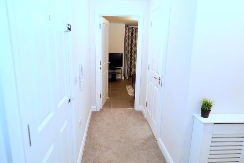 Lovely 2- Bedroom Apartment In 벨파스트 외부 사진
