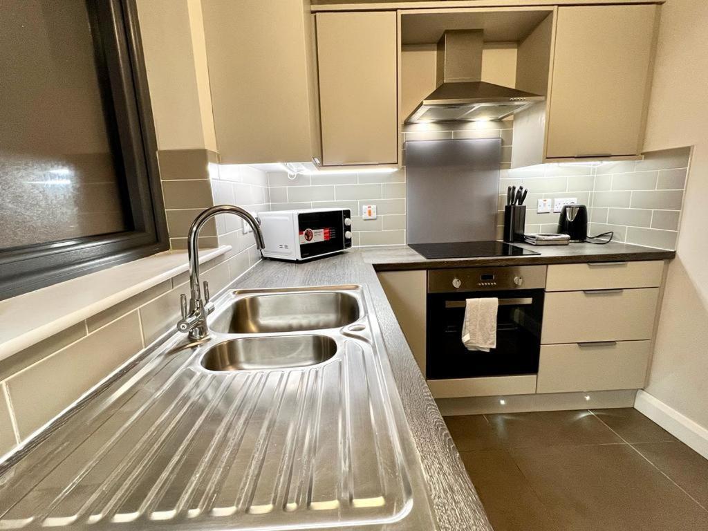 Lovely 2- Bedroom Apartment In 벨파스트 외부 사진