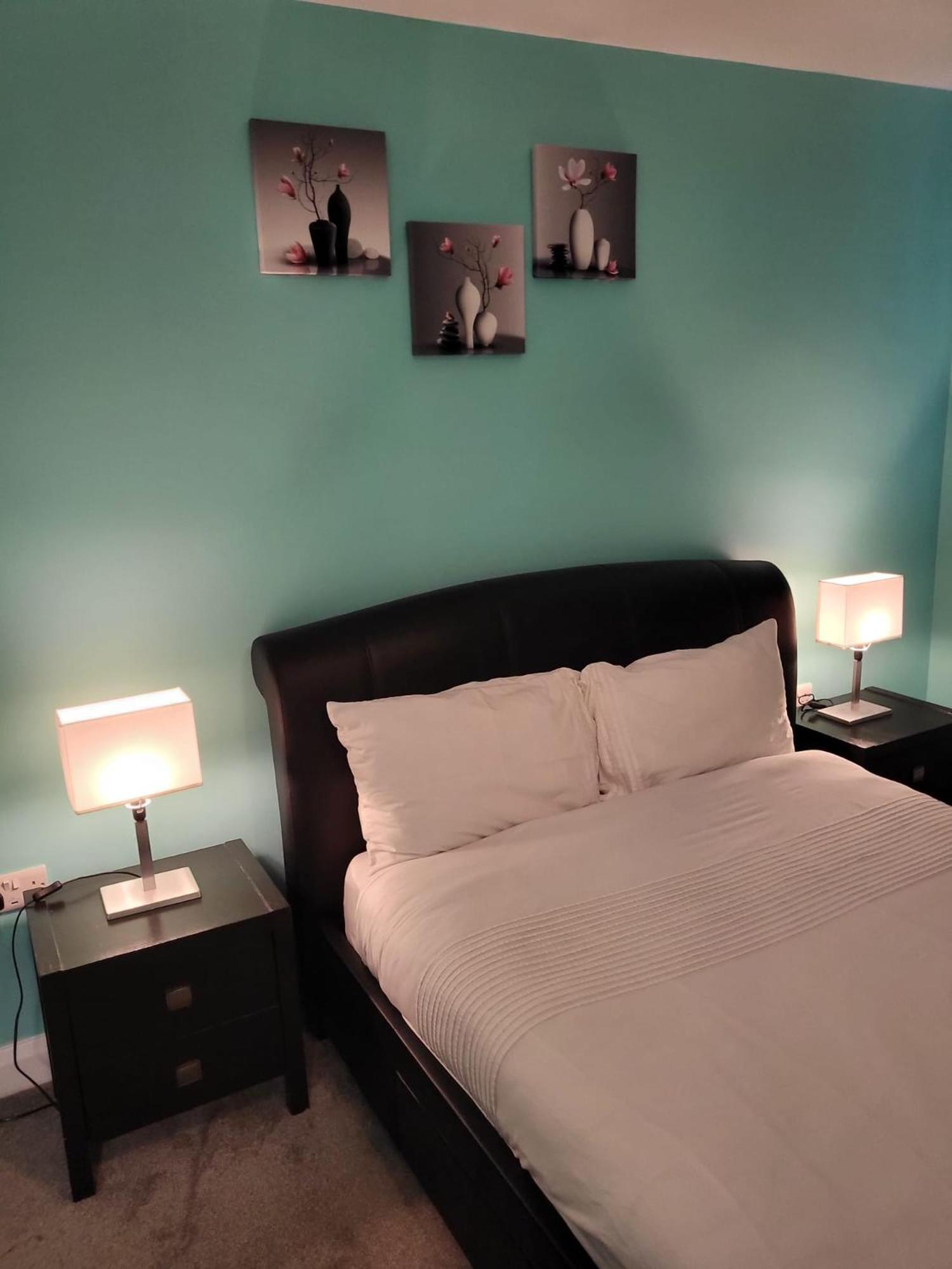 Lovely 2- Bedroom Apartment In 벨파스트 외부 사진